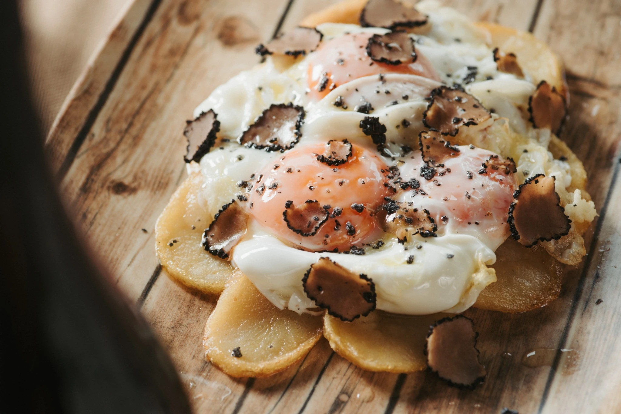 Huevos con trufa · Llagar de Colloto